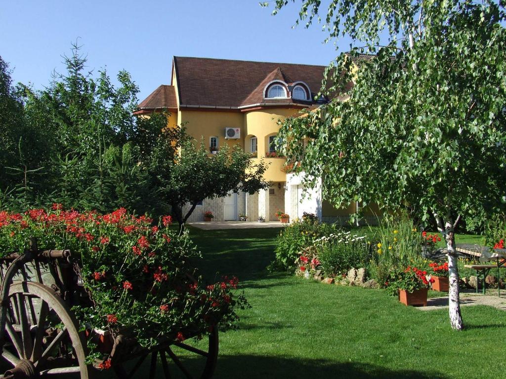 Abbazia Apartman Apartment Eger Exterior photo
