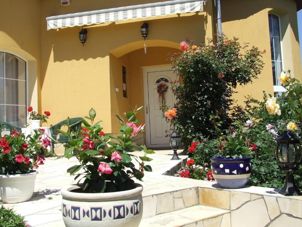 Abbazia Apartman Apartment Eger Exterior photo